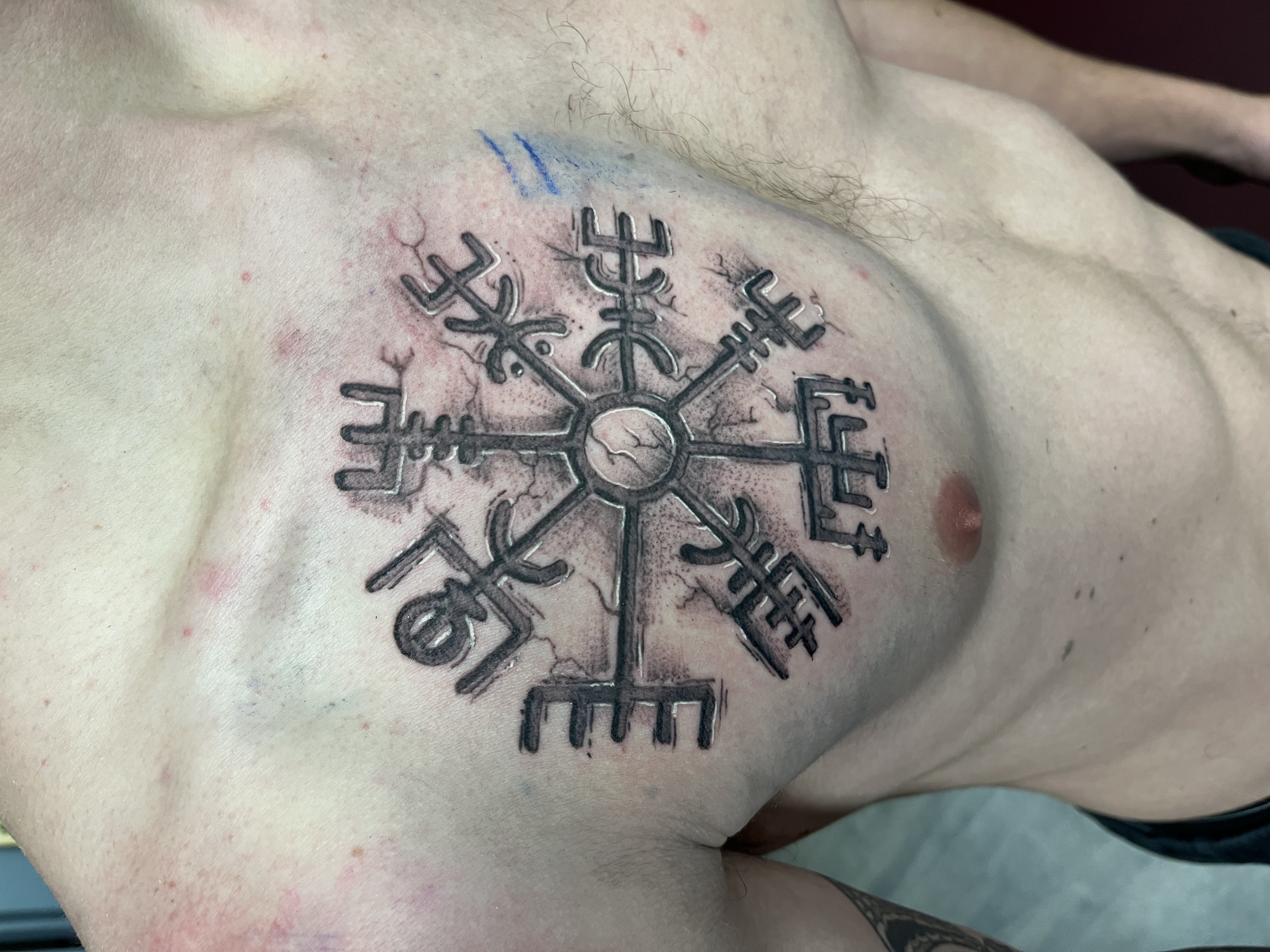 Vegvisir Norse compass with cracked stone texture chest piece by Leo