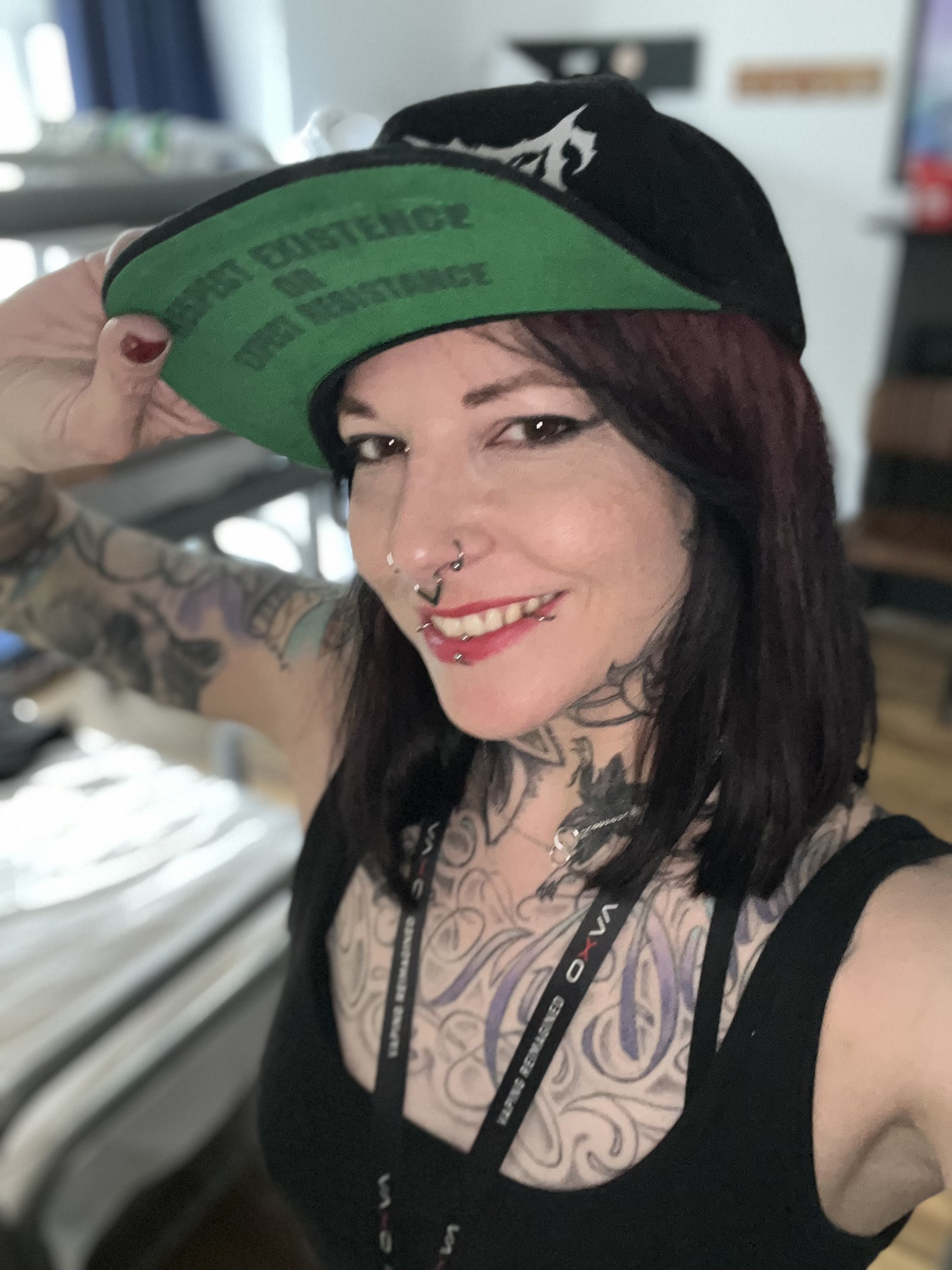 Leonnie Brunt, tattoo artist at Diablo Tattoo